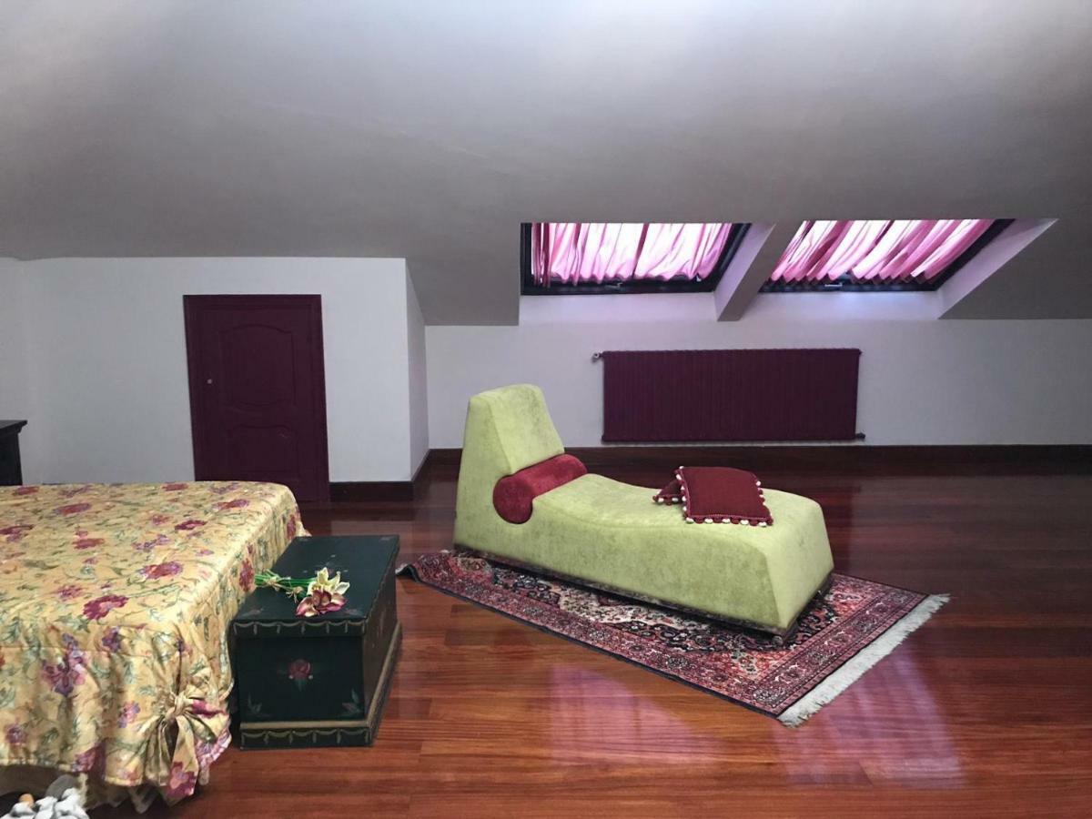 Villa Las Camelias บียานูเอบา เด อาโรซา ภายนอก รูปภาพ