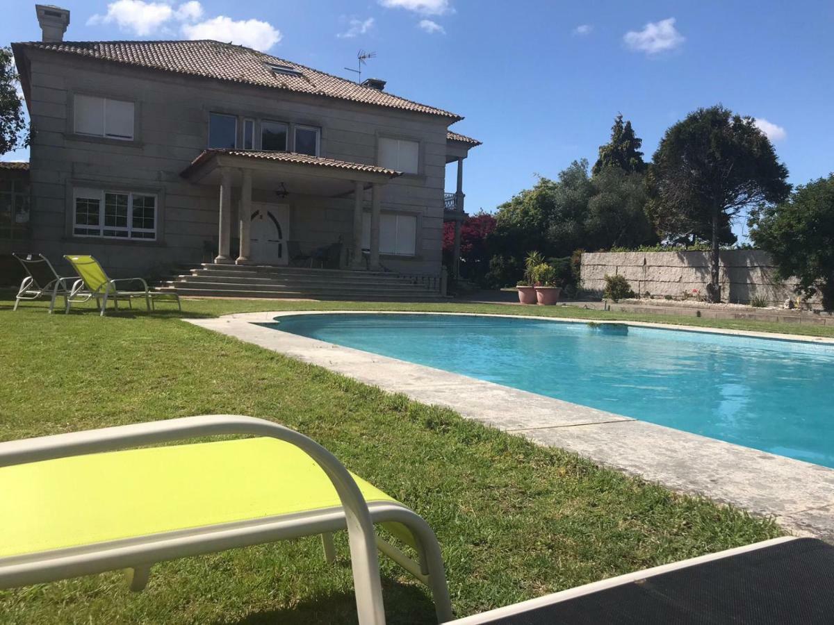 Villa Las Camelias บียานูเอบา เด อาโรซา ภายนอก รูปภาพ